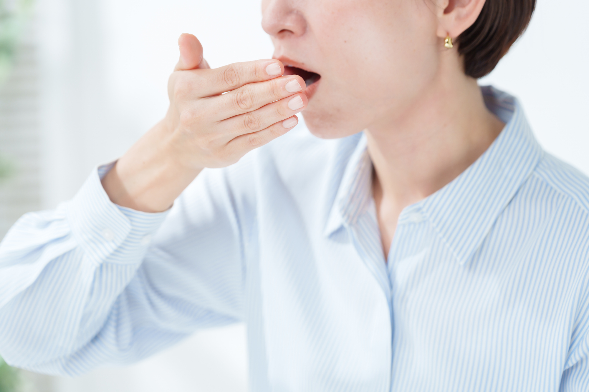 口臭の原因とは？自分では気づきにくいお口のサインを解説｜桑園で歯科をお探しの方へ