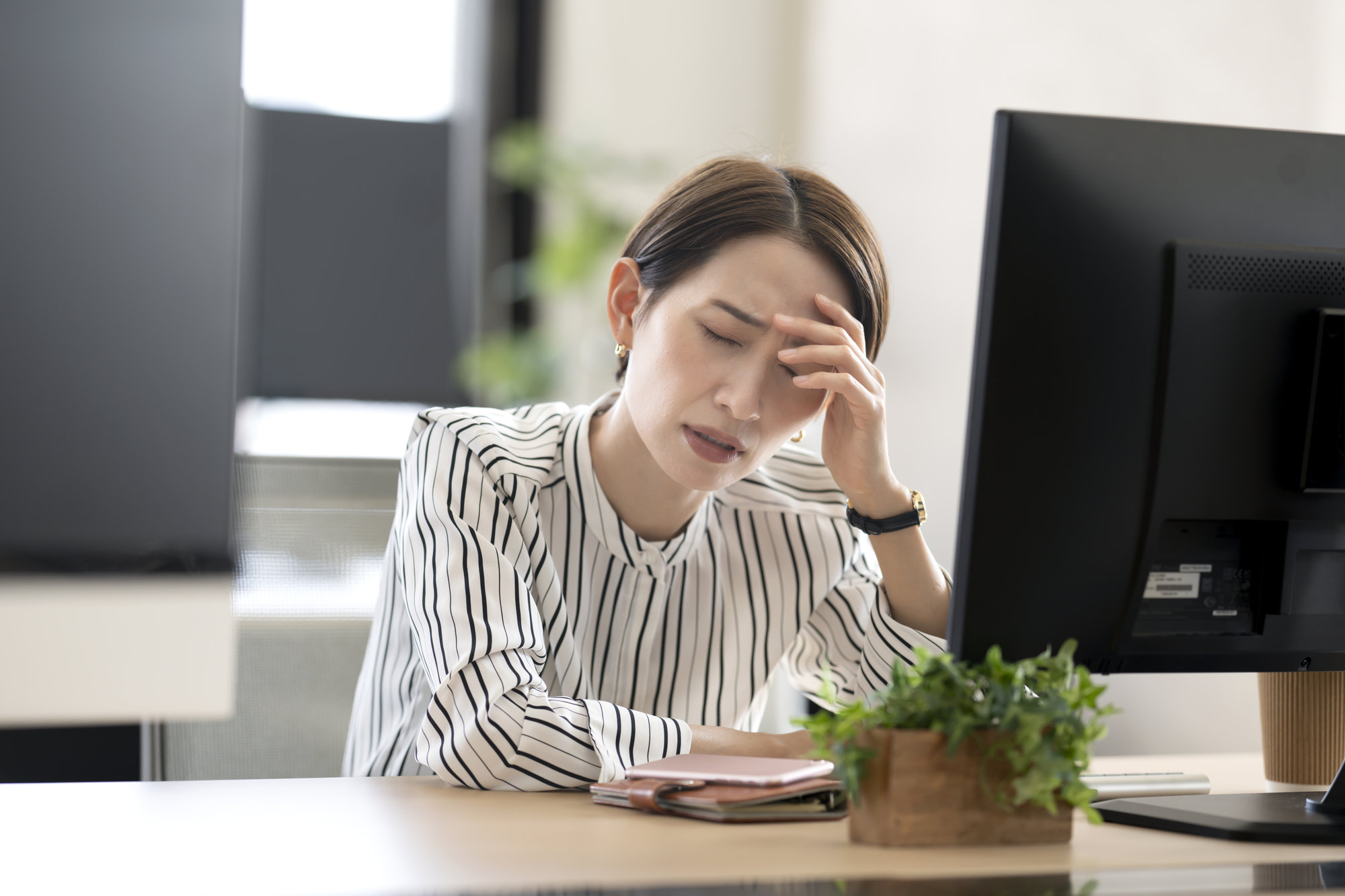 睡眠不足の女性